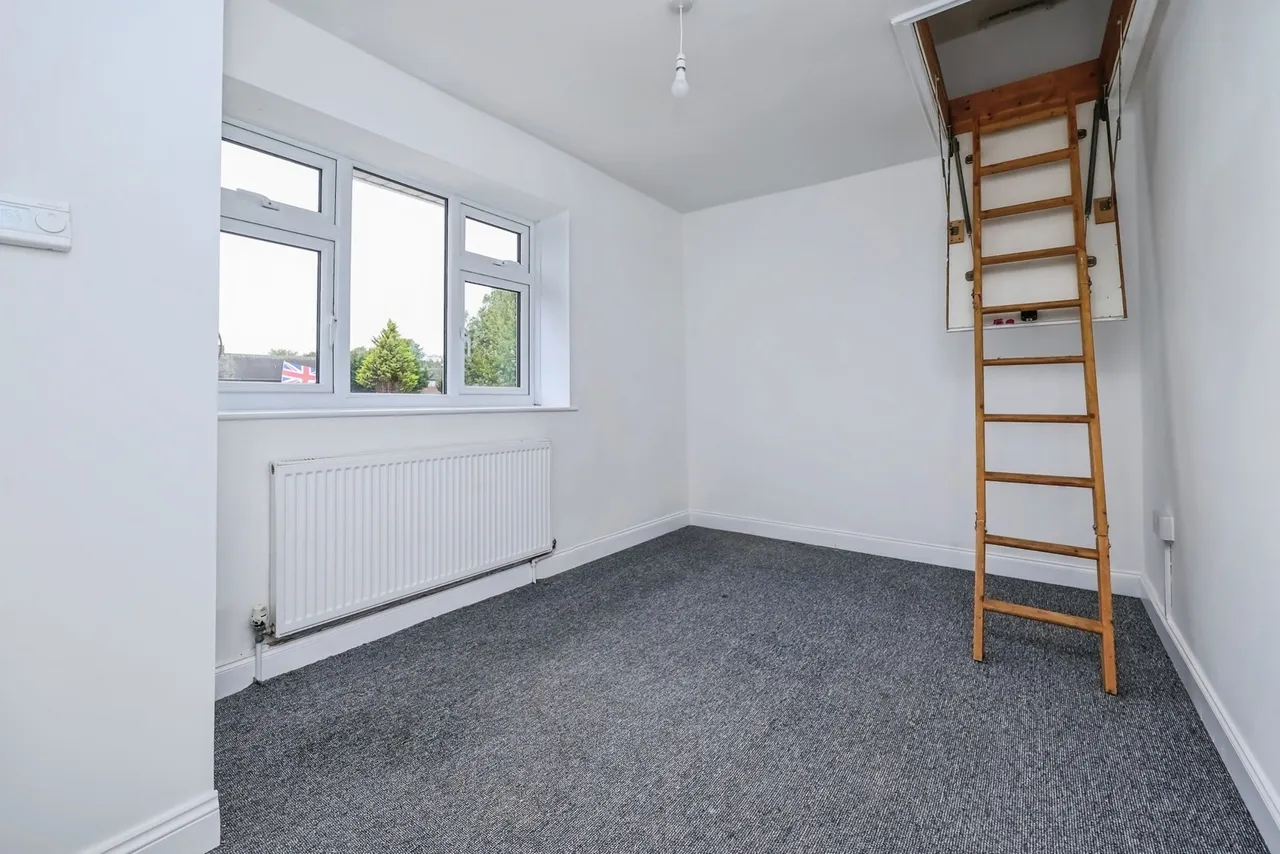 Foxearth Avenue, Clifton, NG11, photo 11