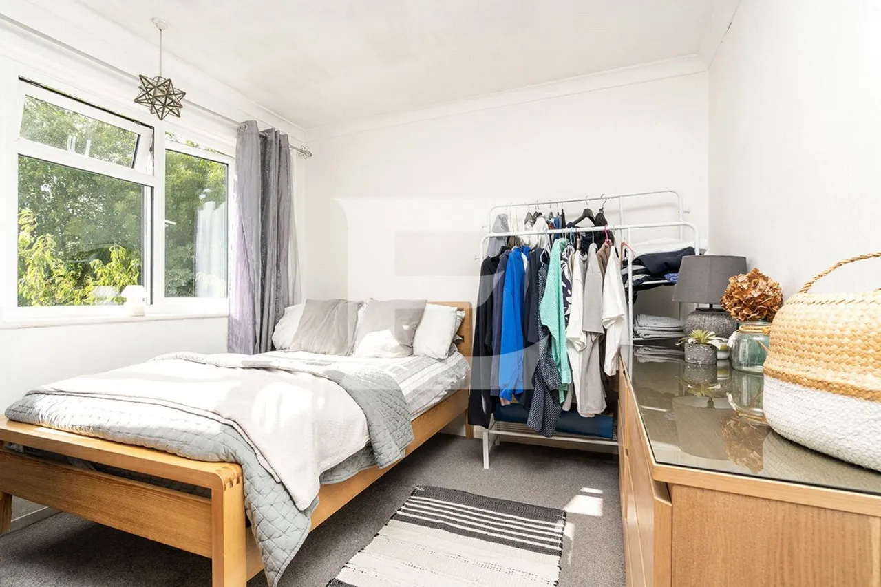 Grants Close, Mill Hill, NW7, photo 8