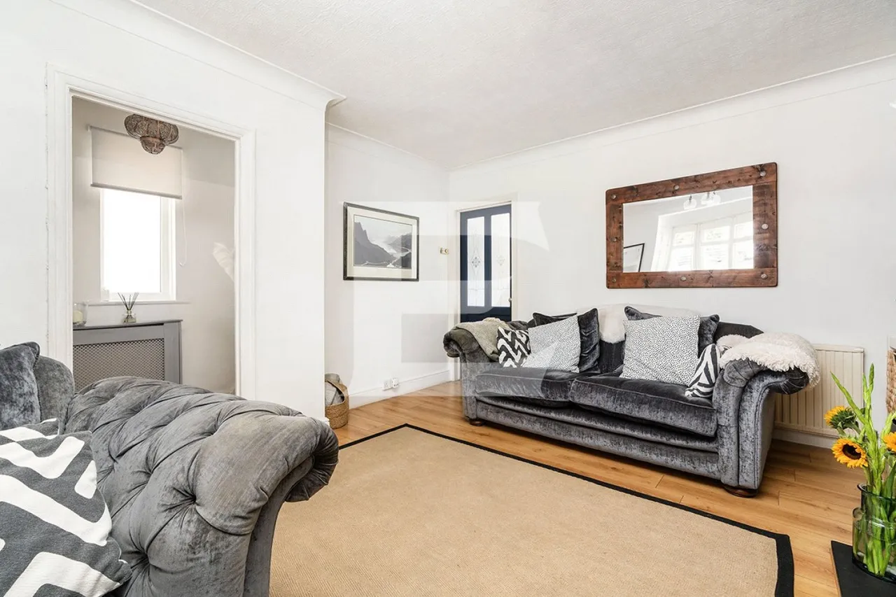 Grants Close, Mill Hill, NW7, photo 11