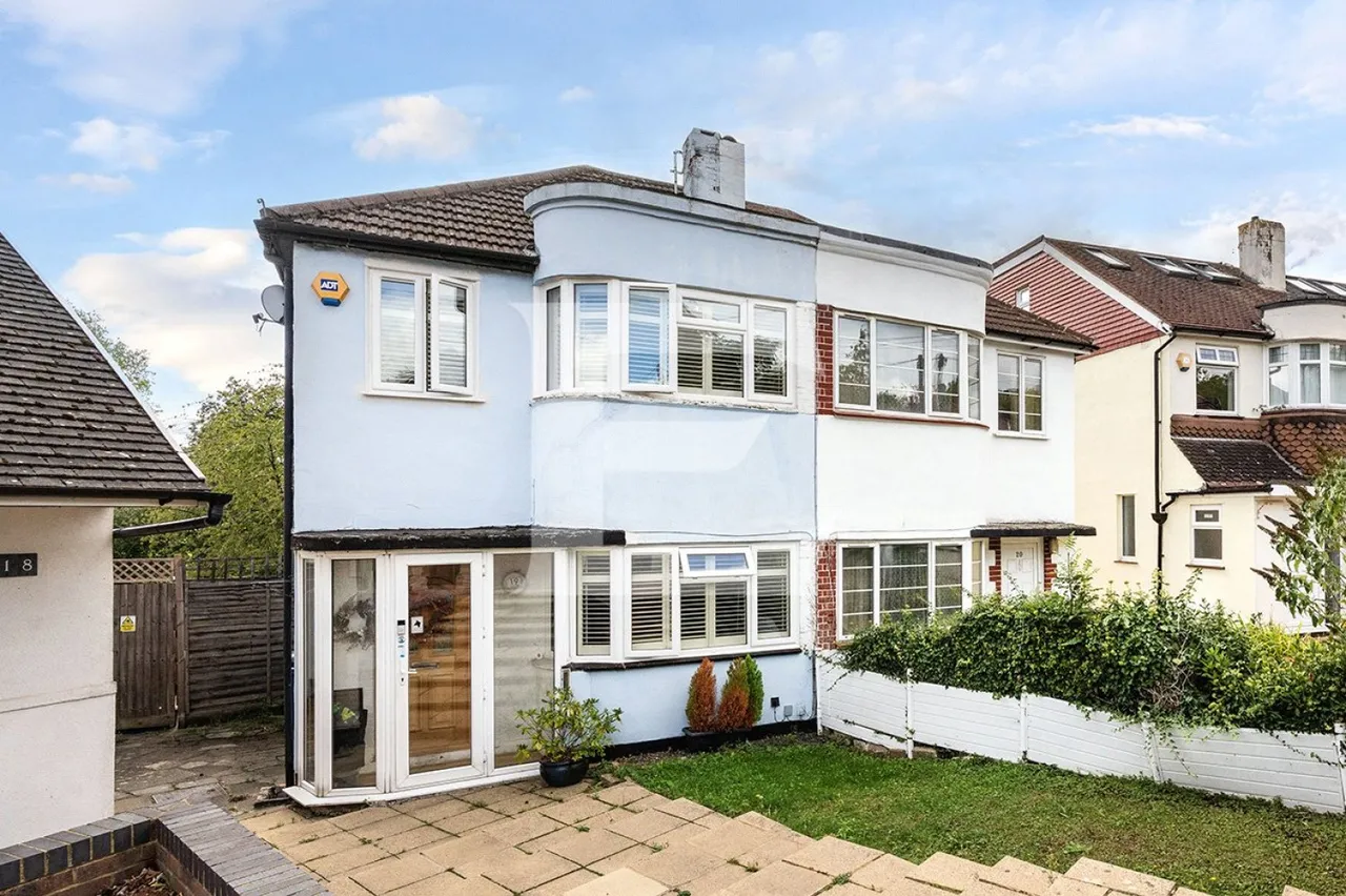Grants Close, Mill Hill, NW7, photo 17