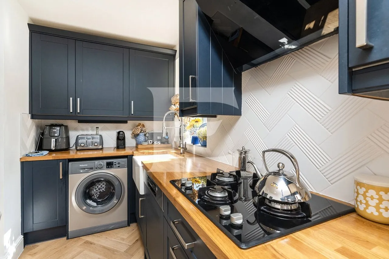 Grants Close, Mill Hill, NW7, photo 13