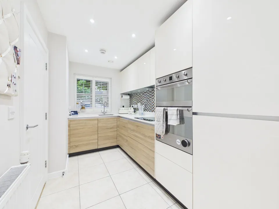 Palmer Avenue, Broadbridge Heath, photo 13