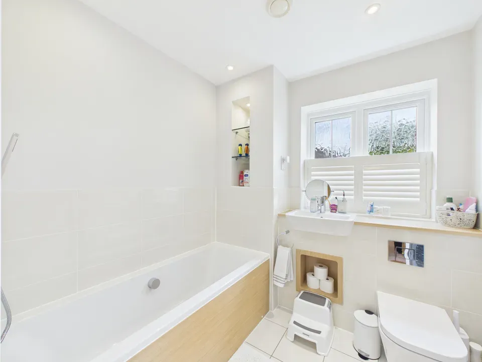 Palmer Avenue, Broadbridge Heath, photo 7
