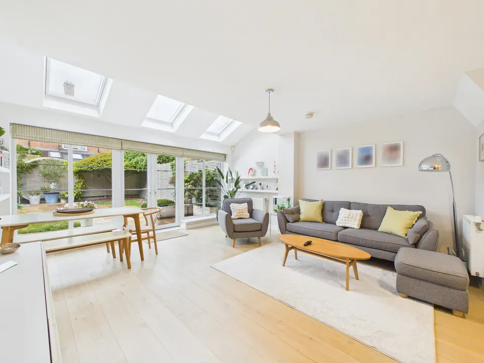 Palmer Avenue, Broadbridge Heath, photo 2