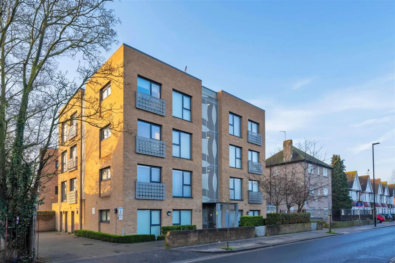 1 bed flat for sale — Western Road, Southall