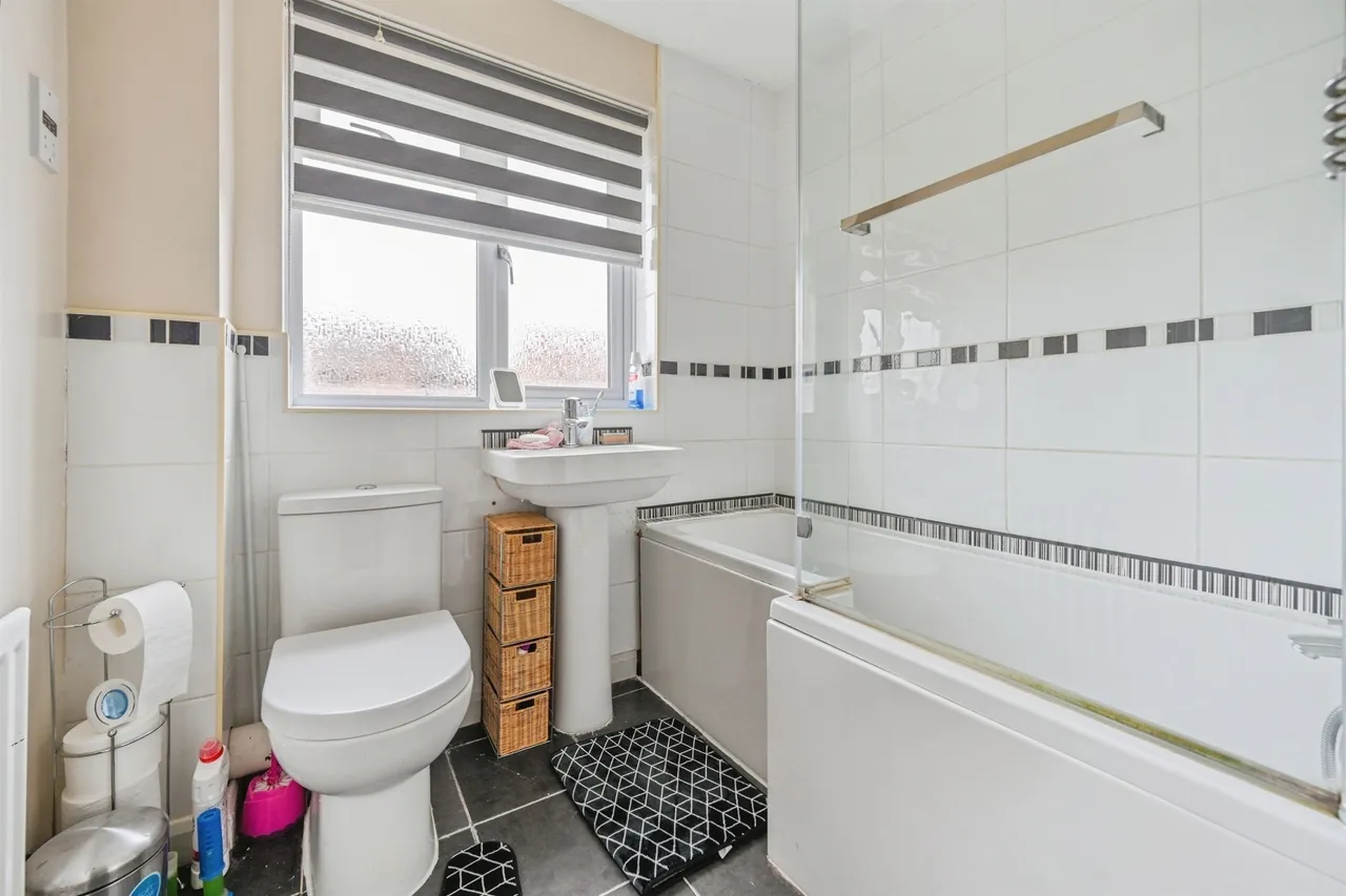 Robin Close, Uttoxeter, photo 12