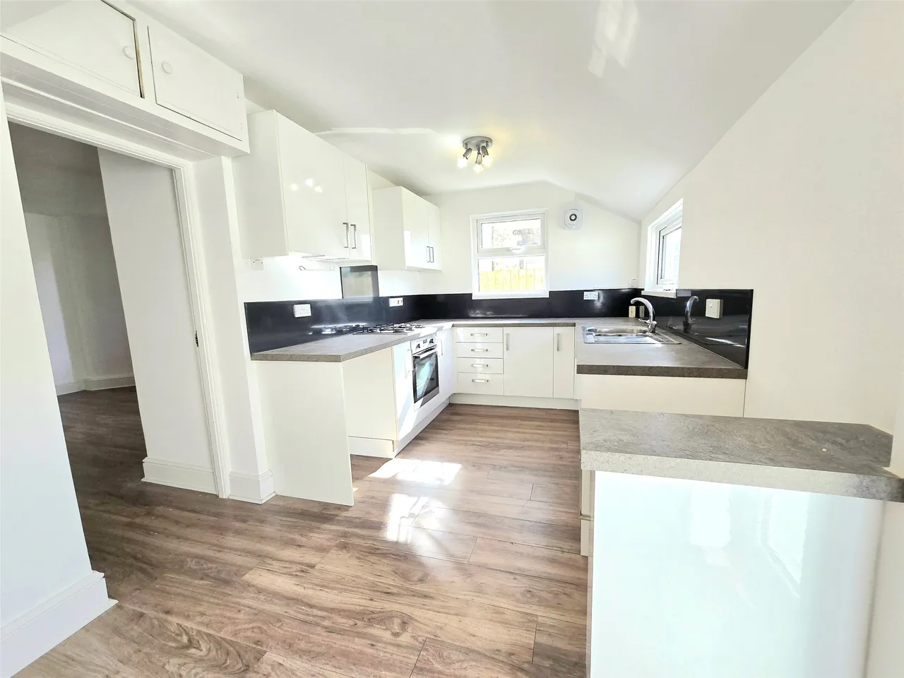 Victoria Road, Bude, EX23, photo 3