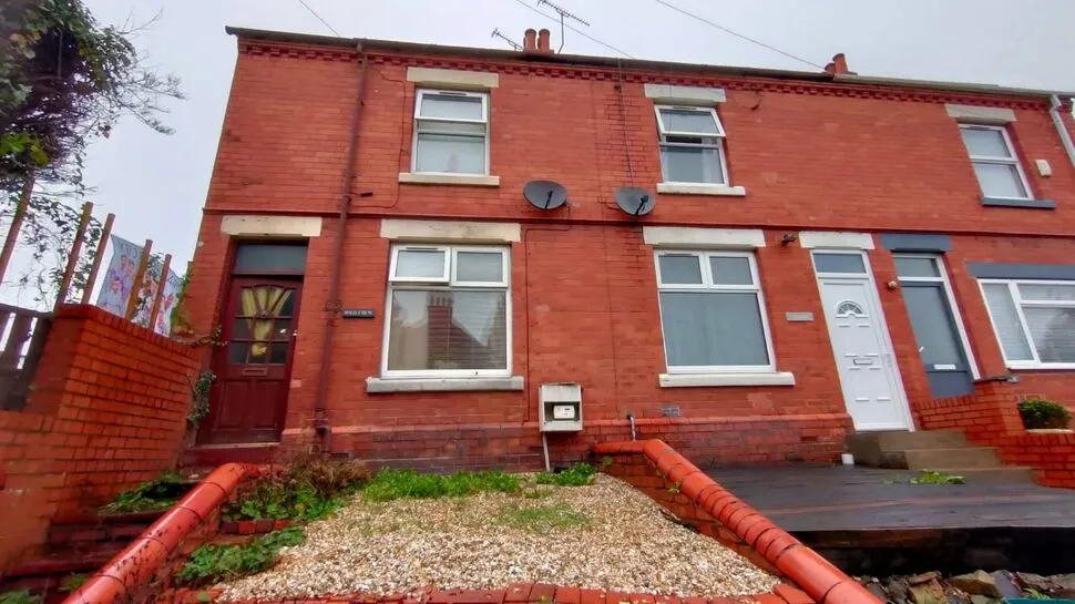 2 bed house for sale — Fennant Road, Ponciau, Wrexham, LL14