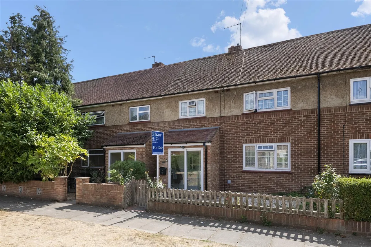 Peacock Avenue, Feltham, photo 14
