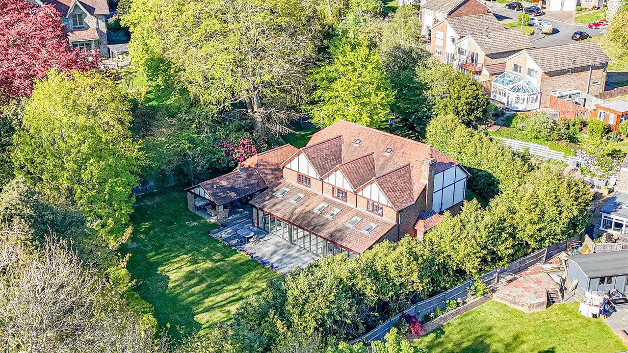 5 bed house for sale, Ridgewood Gardens, Hastings