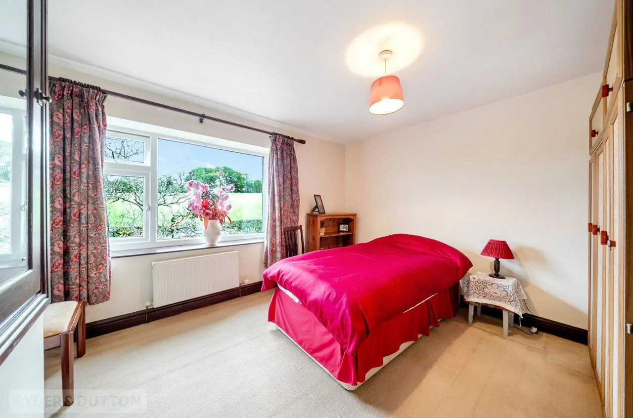 Coombes Lane, Charlesworth, SK13, photo 14