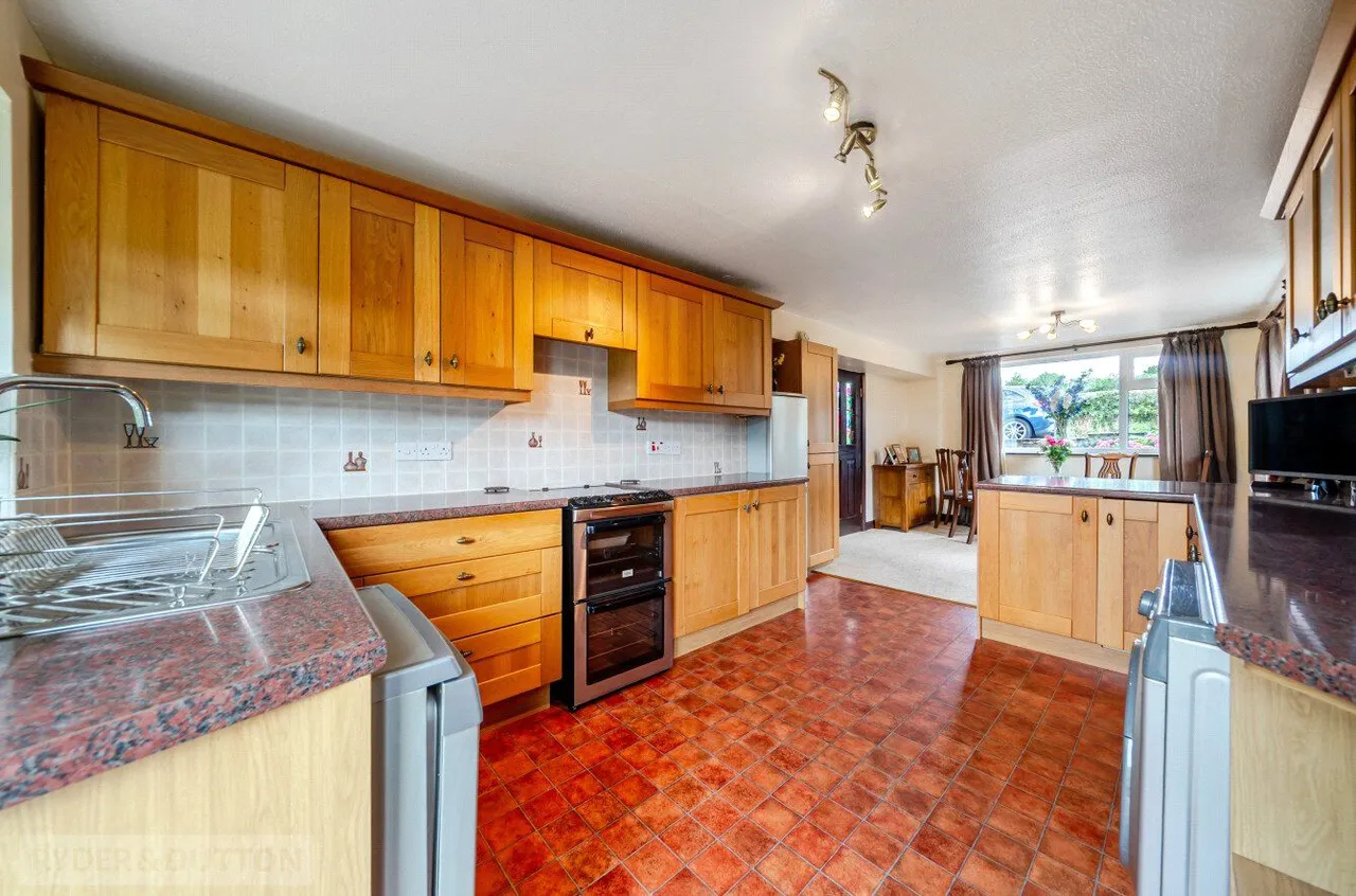Coombes Lane, Charlesworth, SK13, photo 11