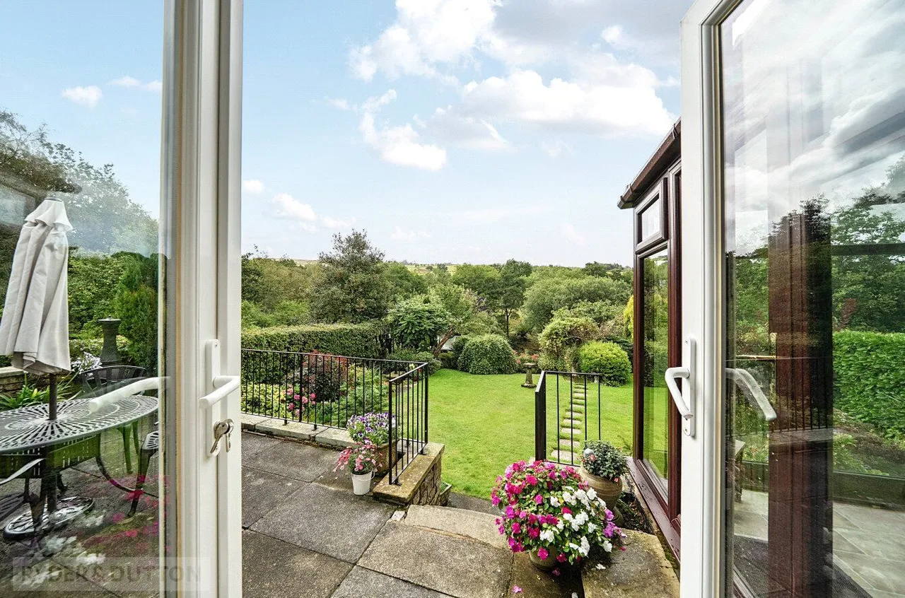 Coombes Lane, Charlesworth, SK13, photo 12