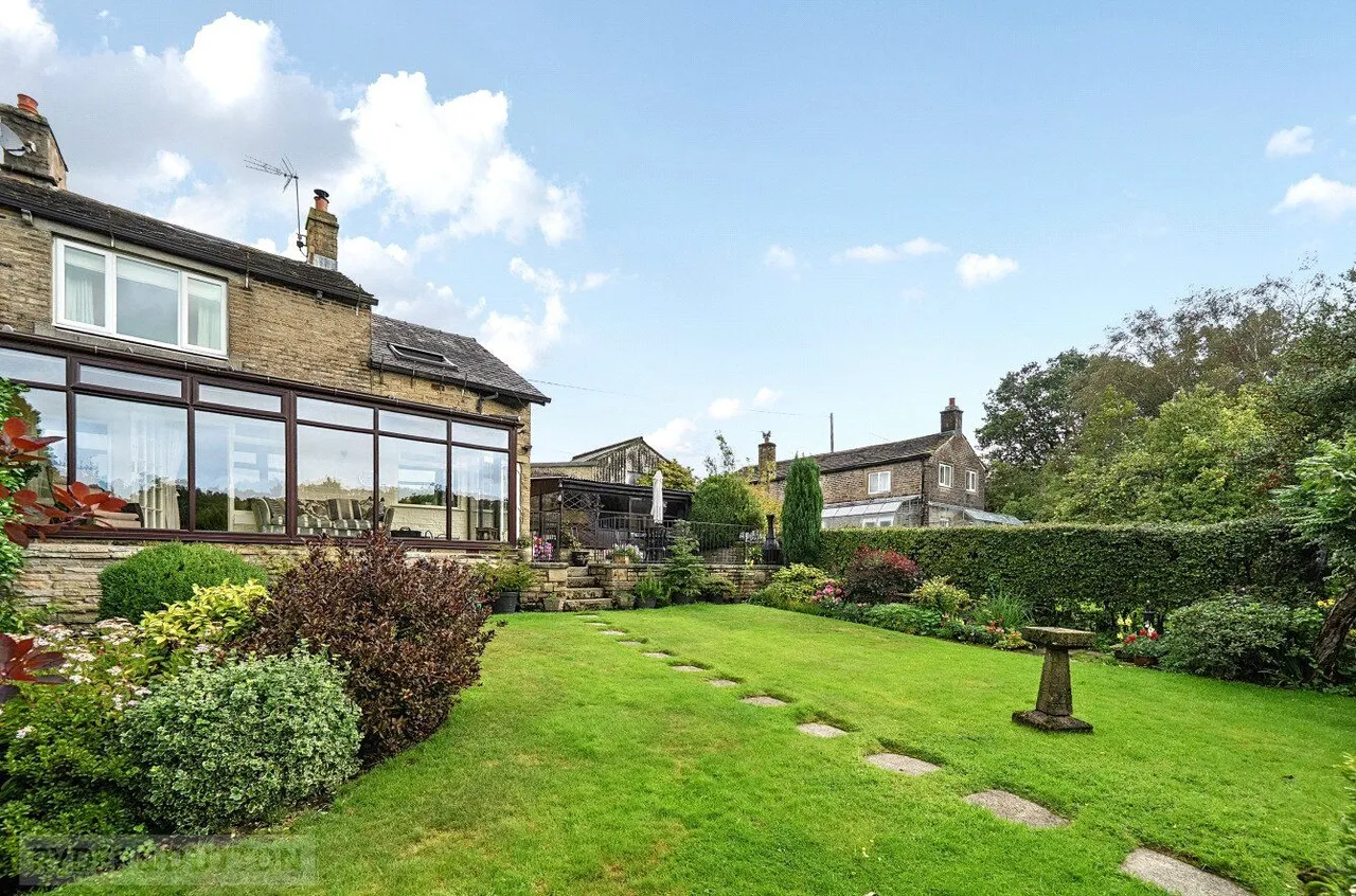Coombes Lane, Charlesworth, SK13, photo 29