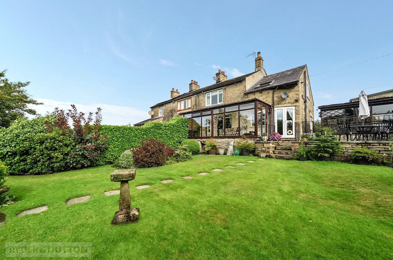 Coombes Lane, Charlesworth, SK13, photo 21