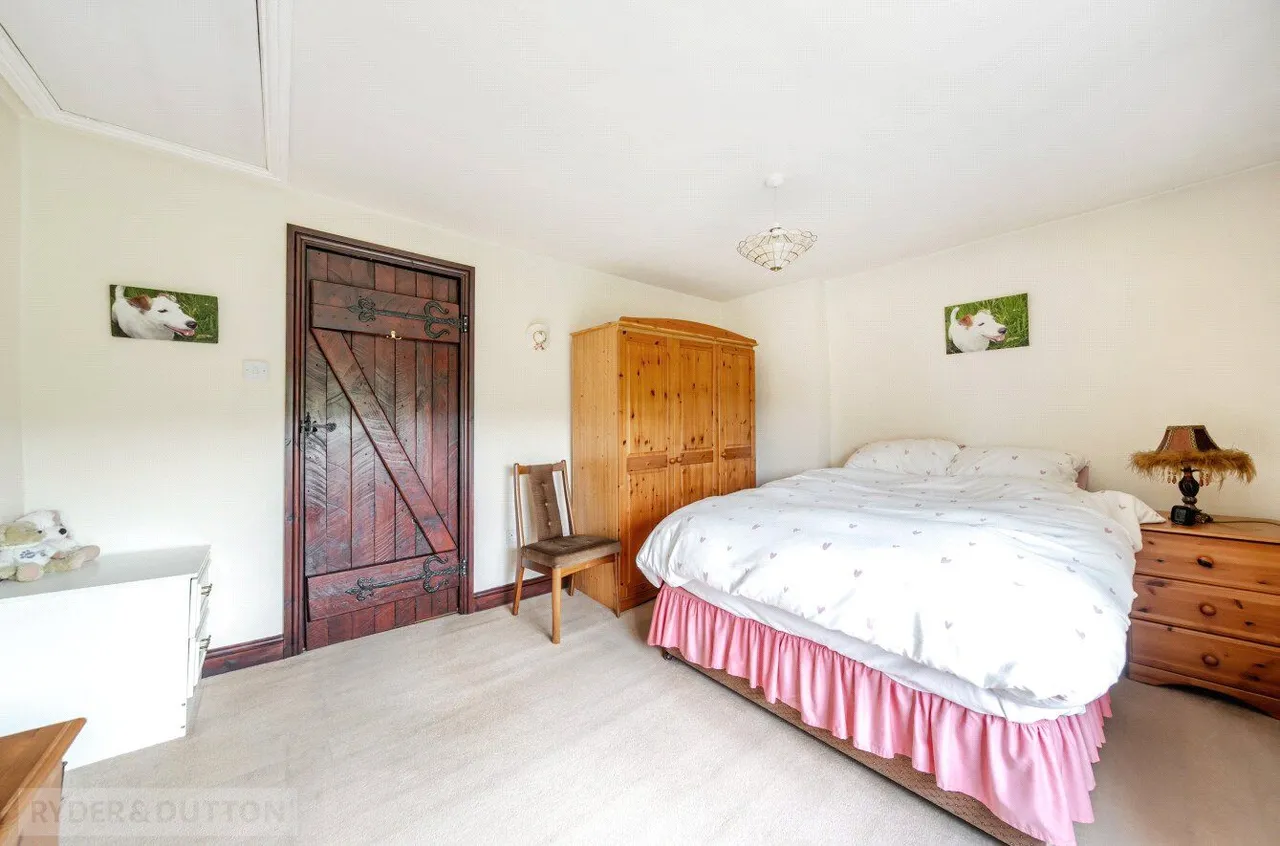 Coombes Lane, Charlesworth, SK13, photo 15