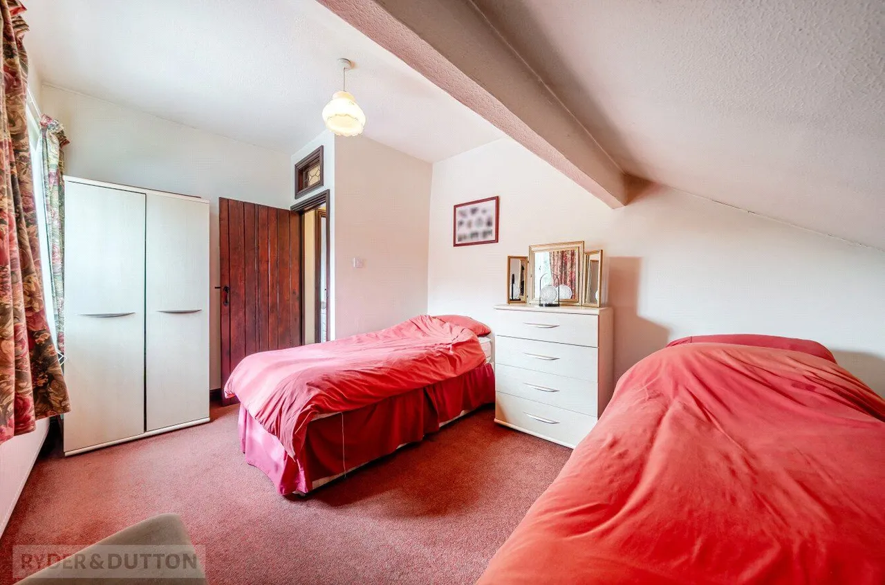 Coombes Lane, Charlesworth, SK13, photo 16