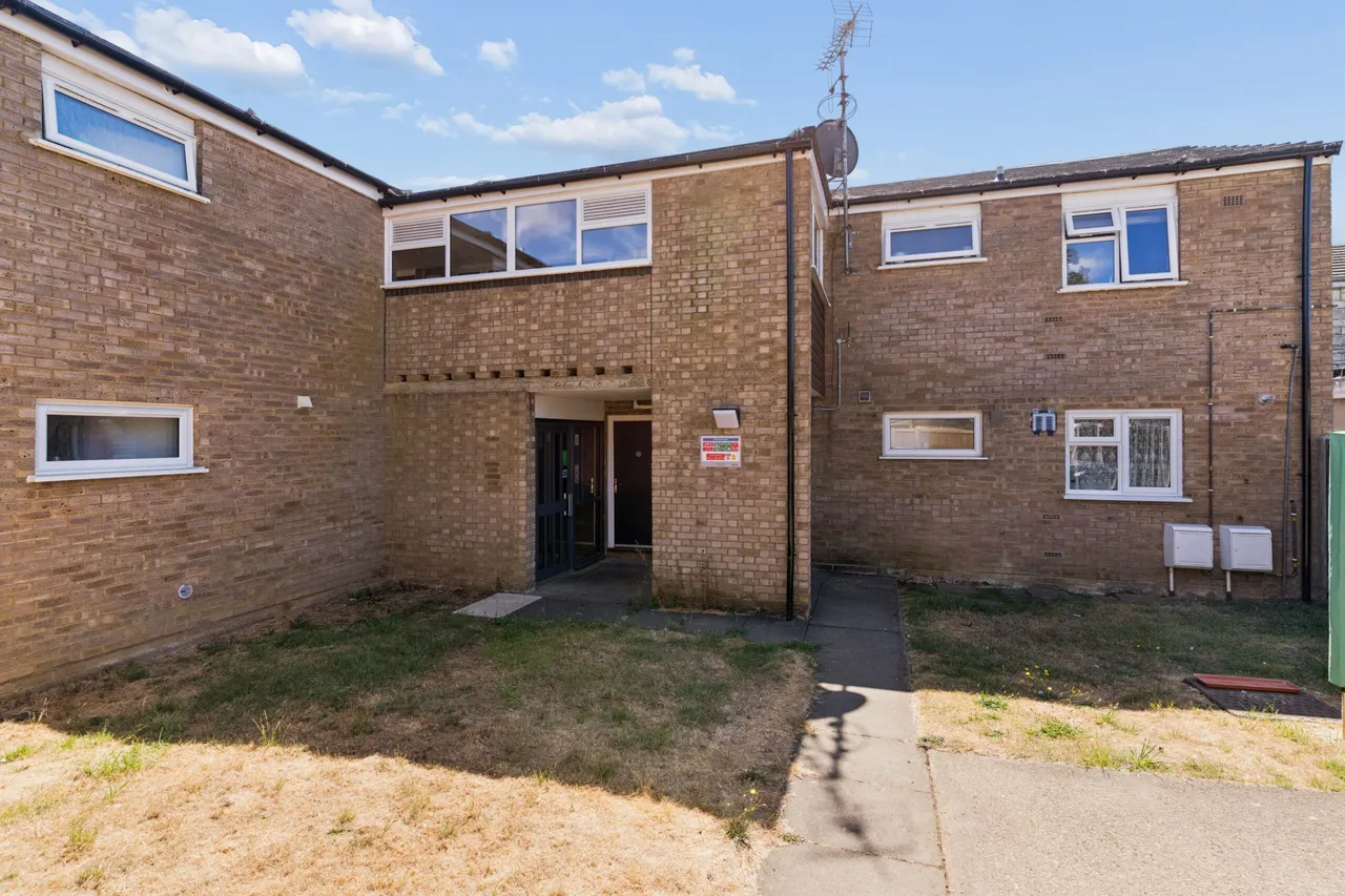 1 bed property for sale — Canterbury Way, Stevenage, SG1 4DJ