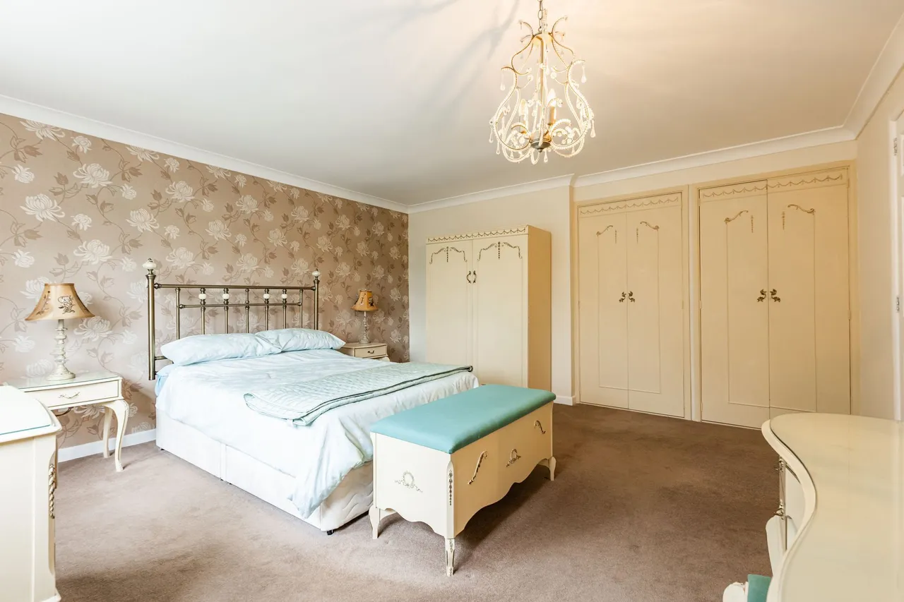 Detached Spacious Home in Walpole St, photo 10