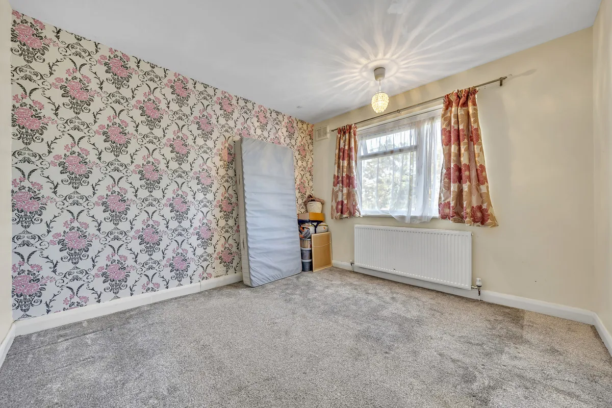 Clockhouse Lane, Romford, RM5, photo 12