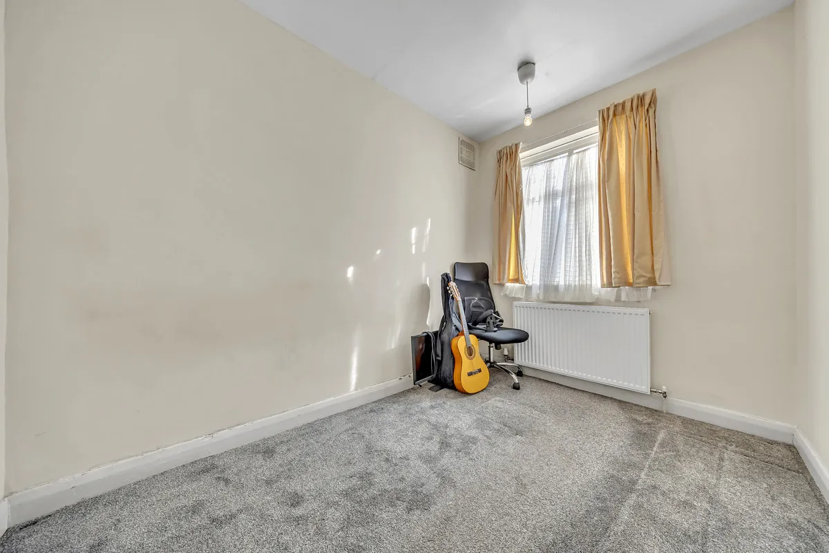 Clockhouse Lane, Romford, RM5, photo 13