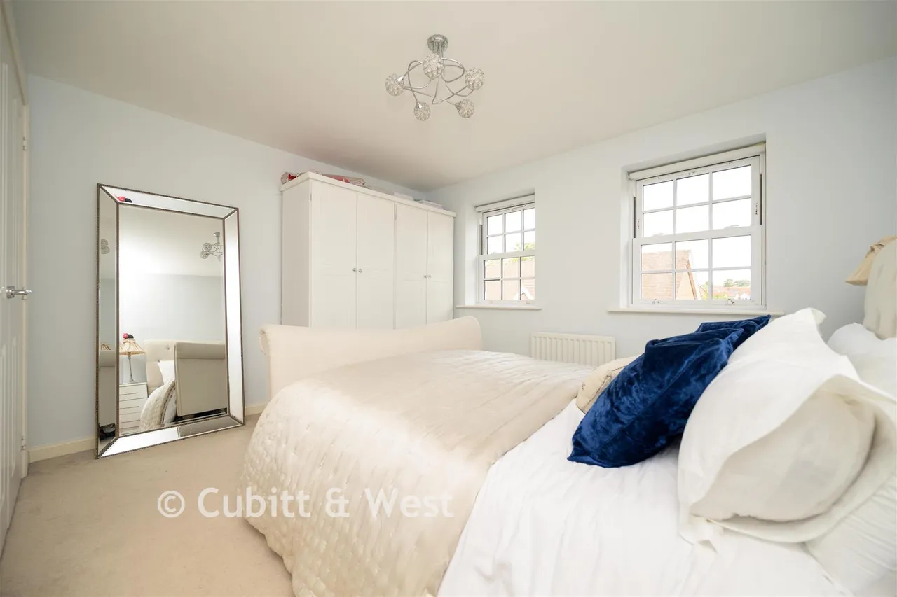 Whittaker Drive, Horley, RH6, photo 6