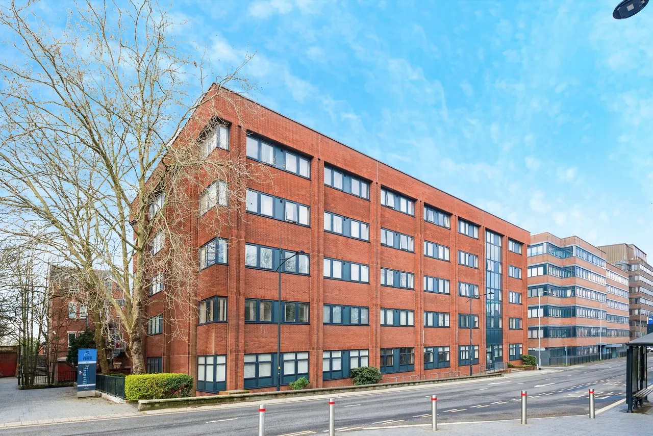1 bed flat for sale — Farnsby Street, Swindon, Wiltshire, SN1