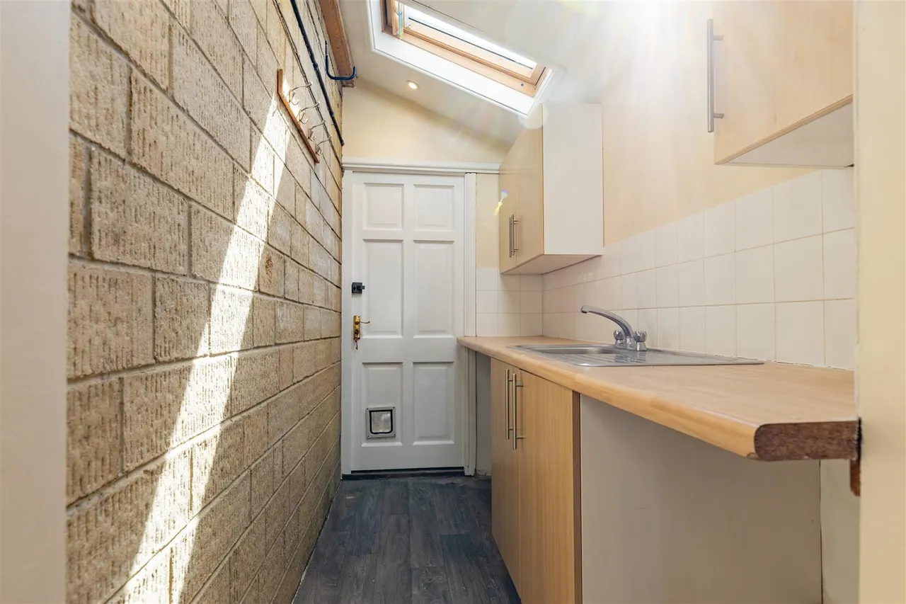 Ashton Road, Siddington, GL7, photo 13