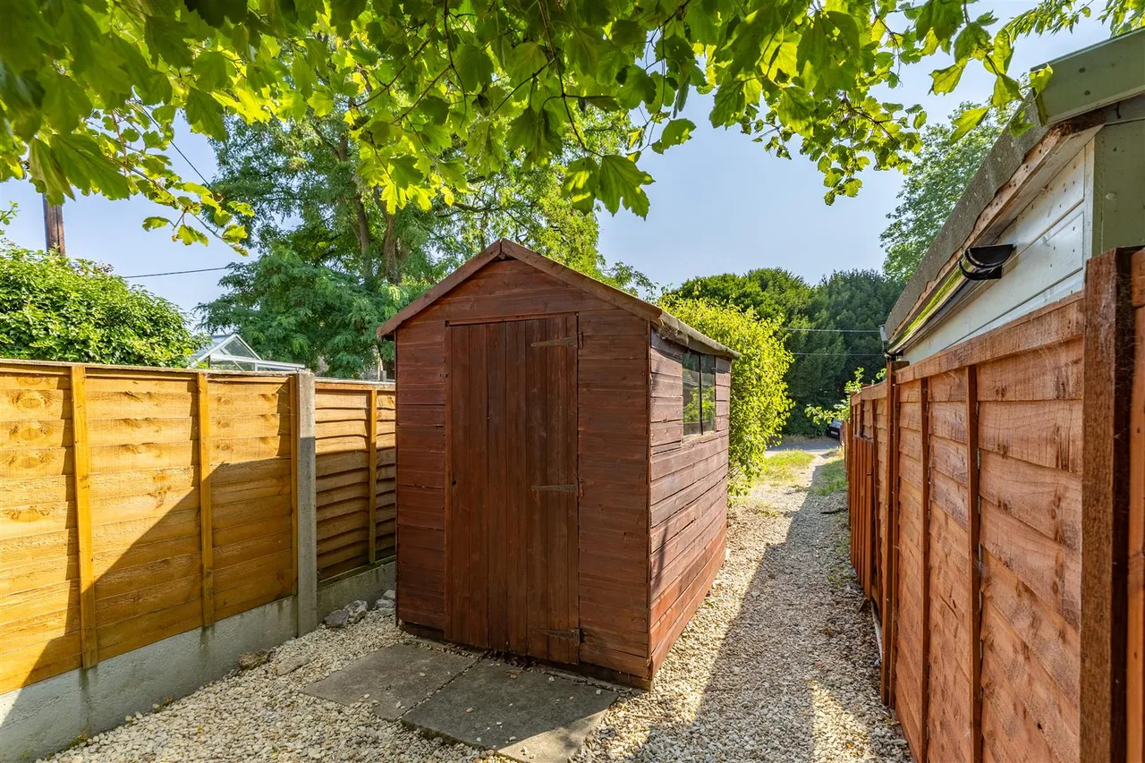Ashton Road, Siddington, GL7, photo 33