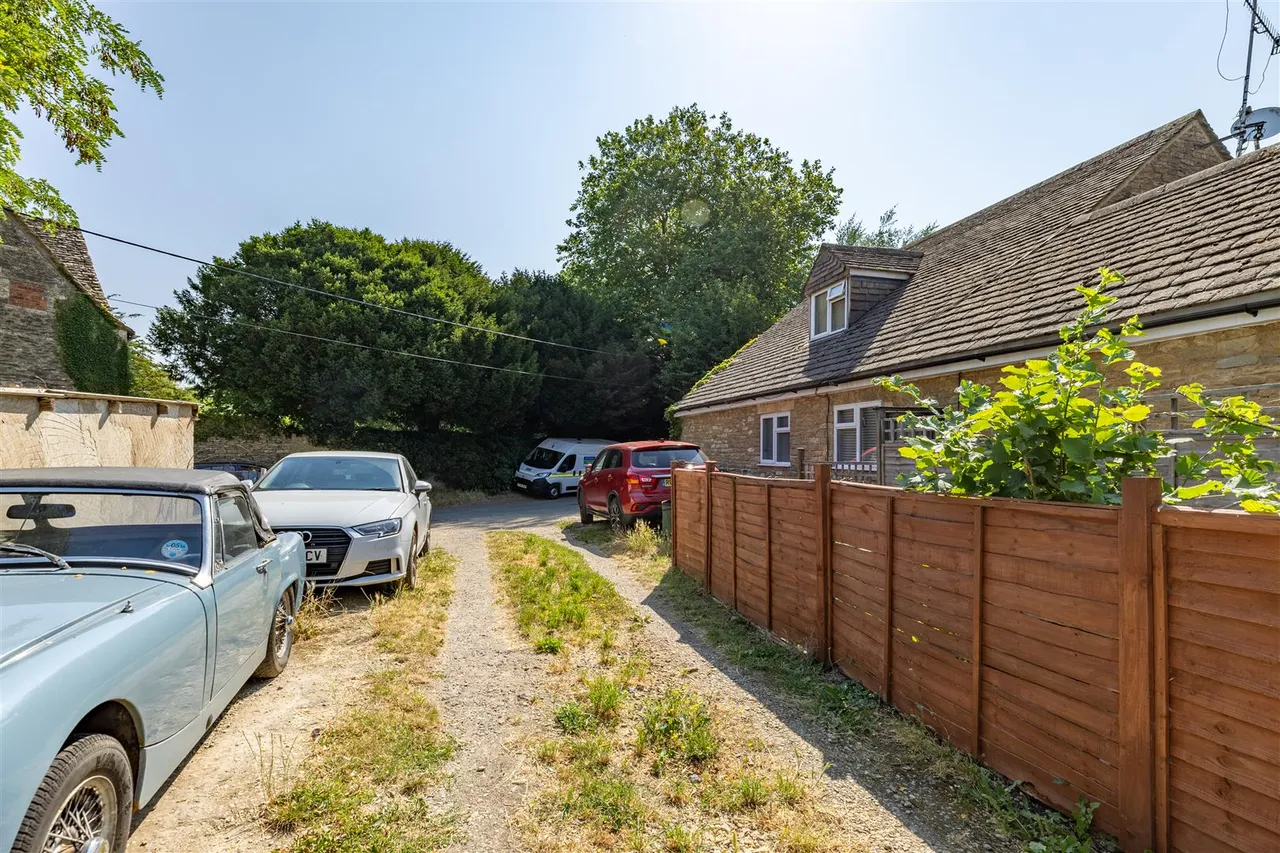 Ashton Road, Siddington, GL7, photo 34