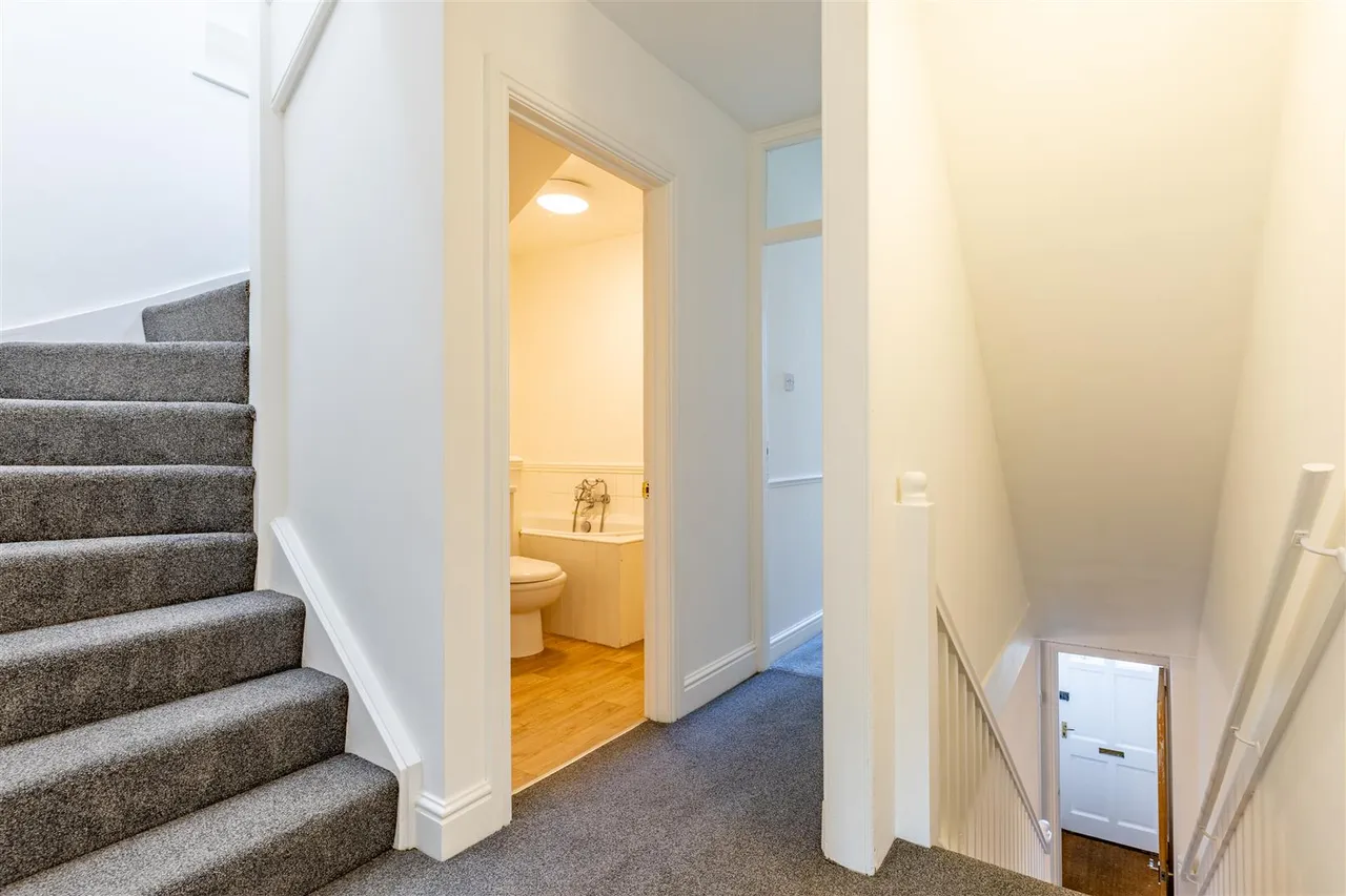 Ashton Road, Siddington, GL7, photo 14