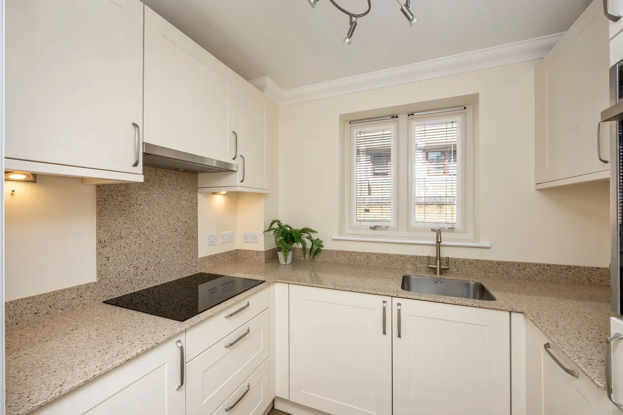 Bolnore Road, Fleur De Lis, RH16, photo 2