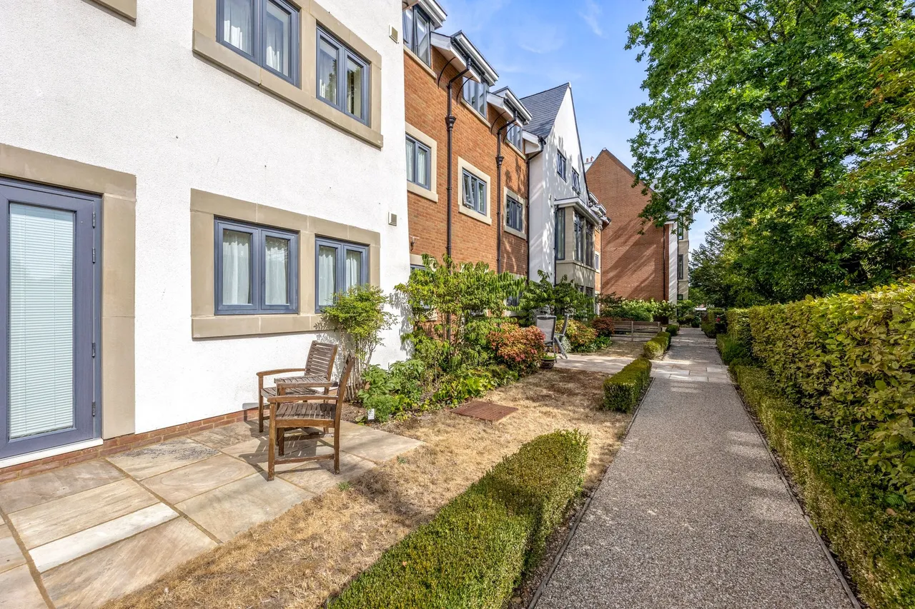 Bolnore Road, Fleur De Lis, RH16, photo 16