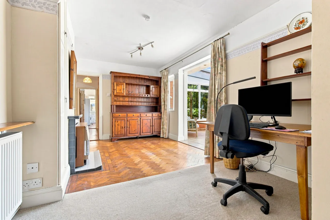 Chalkshire Road, Aylesbury, HP17, photo 13