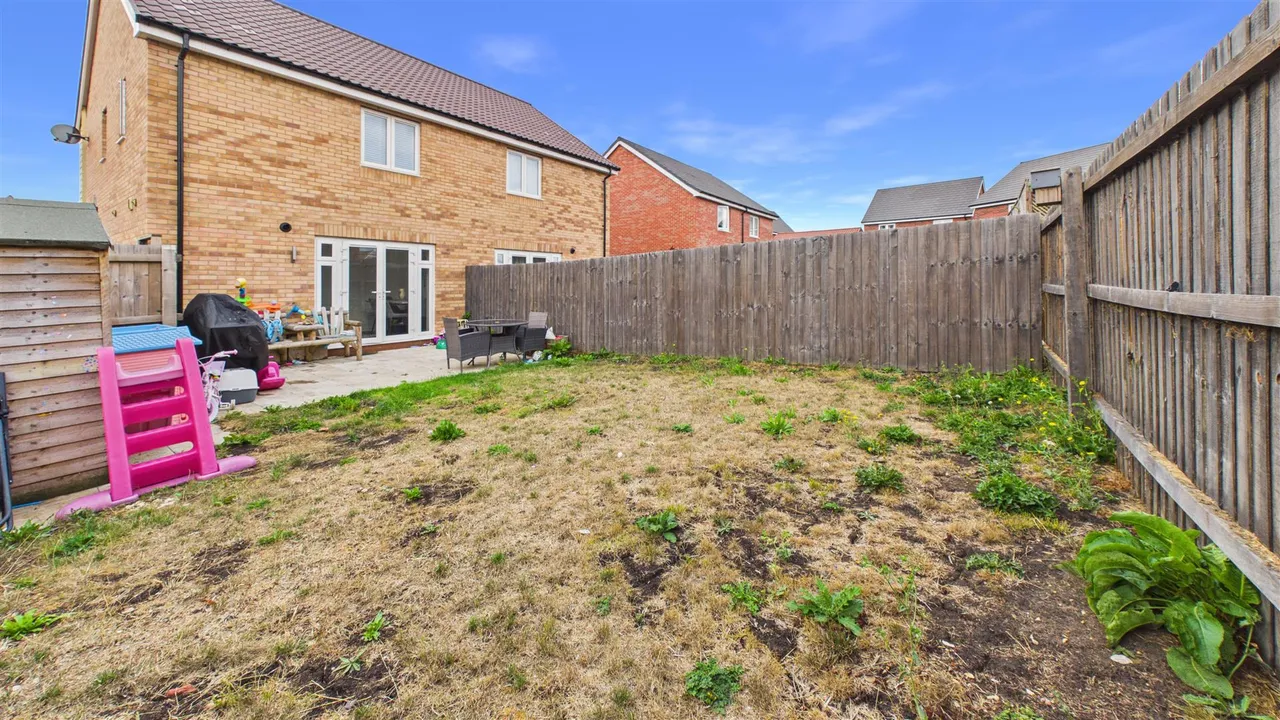 Craigmore Close, Bourne, photo 21