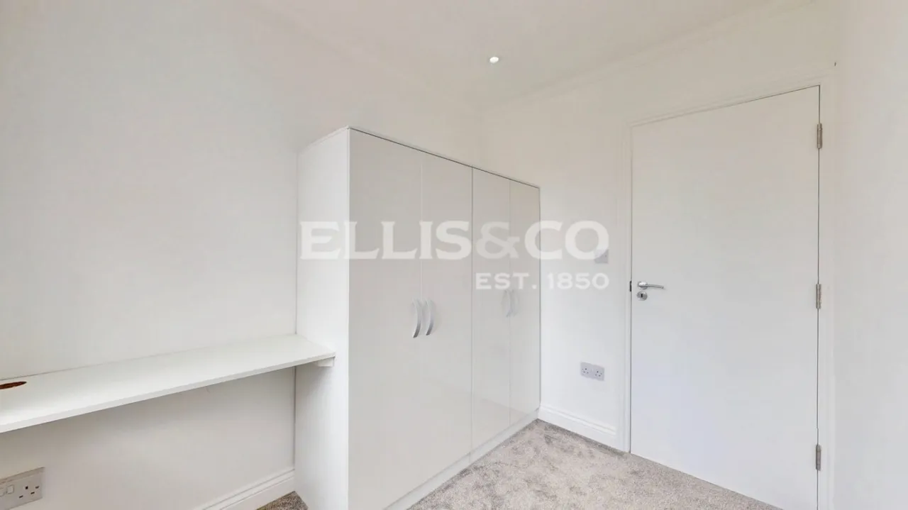 Thorn Close, Northolt, UB5, photo 6