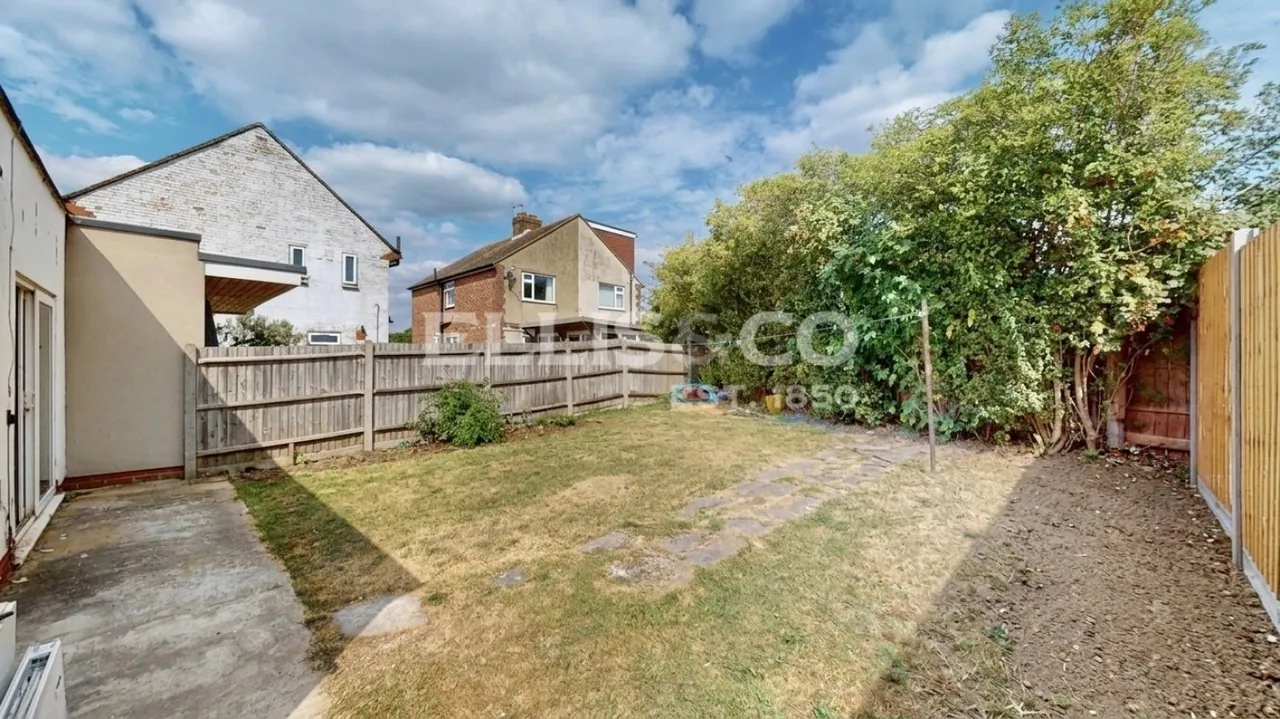Thorn Close, Northolt, UB5, photo 18