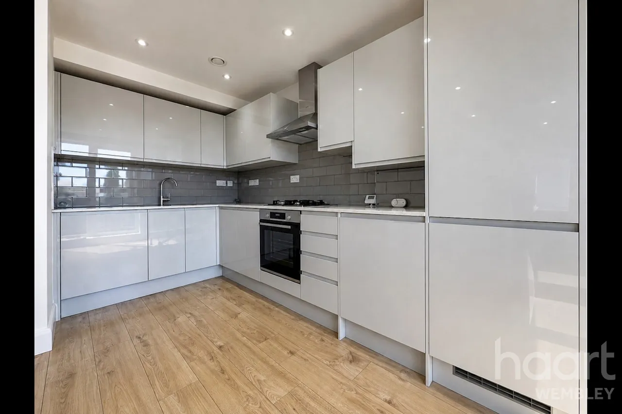 Crawford Avenue, HA0, photo 3