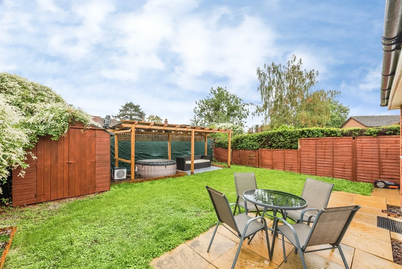 Sixpenny Lane, Chalgrove, OX44, photo 18