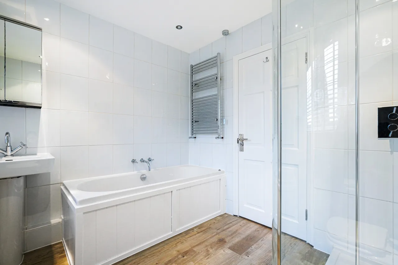 Clive Road, Esher, Surrey, KT10, photo 9