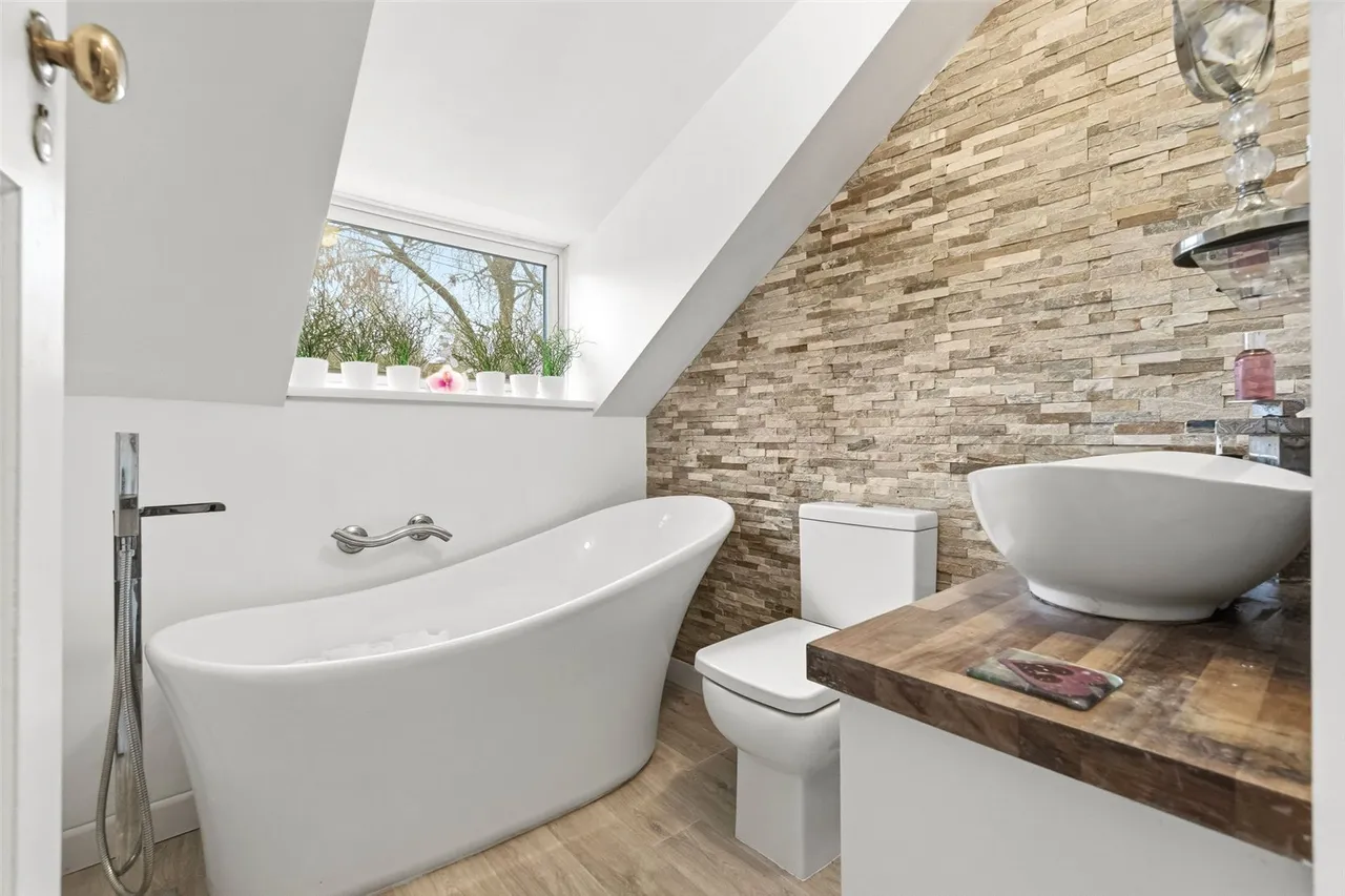 Hatherop Road, Hampton, TW12 2RF, photo 13