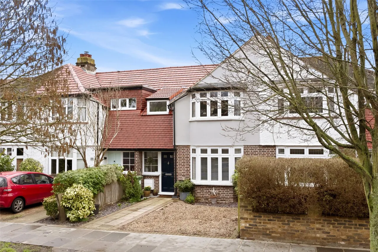 3 bed house for sale — Hatherop Road, Hampton, TW12 2RF
