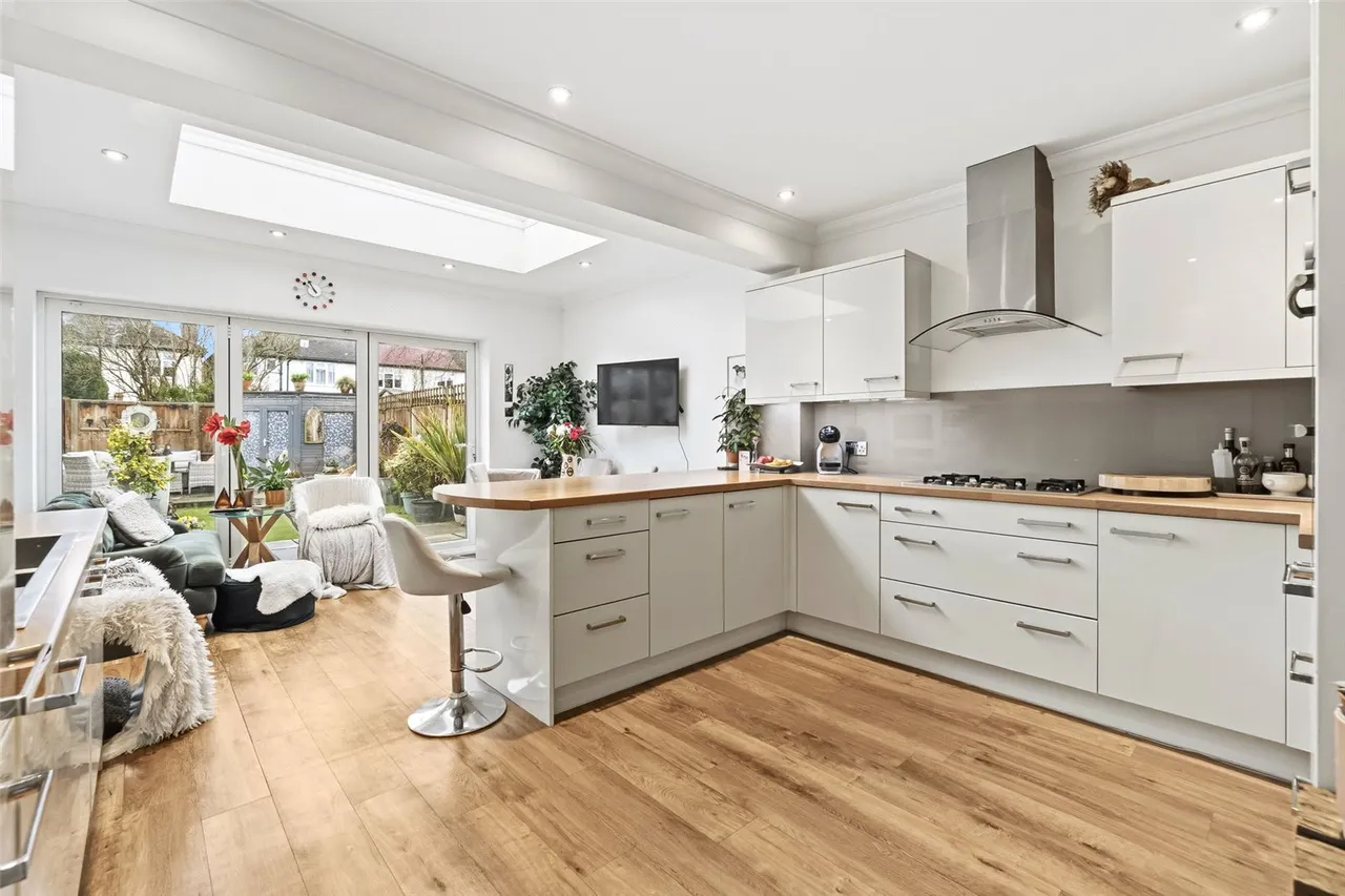 Hatherop Road, Hampton, TW12 2RF, photo 6