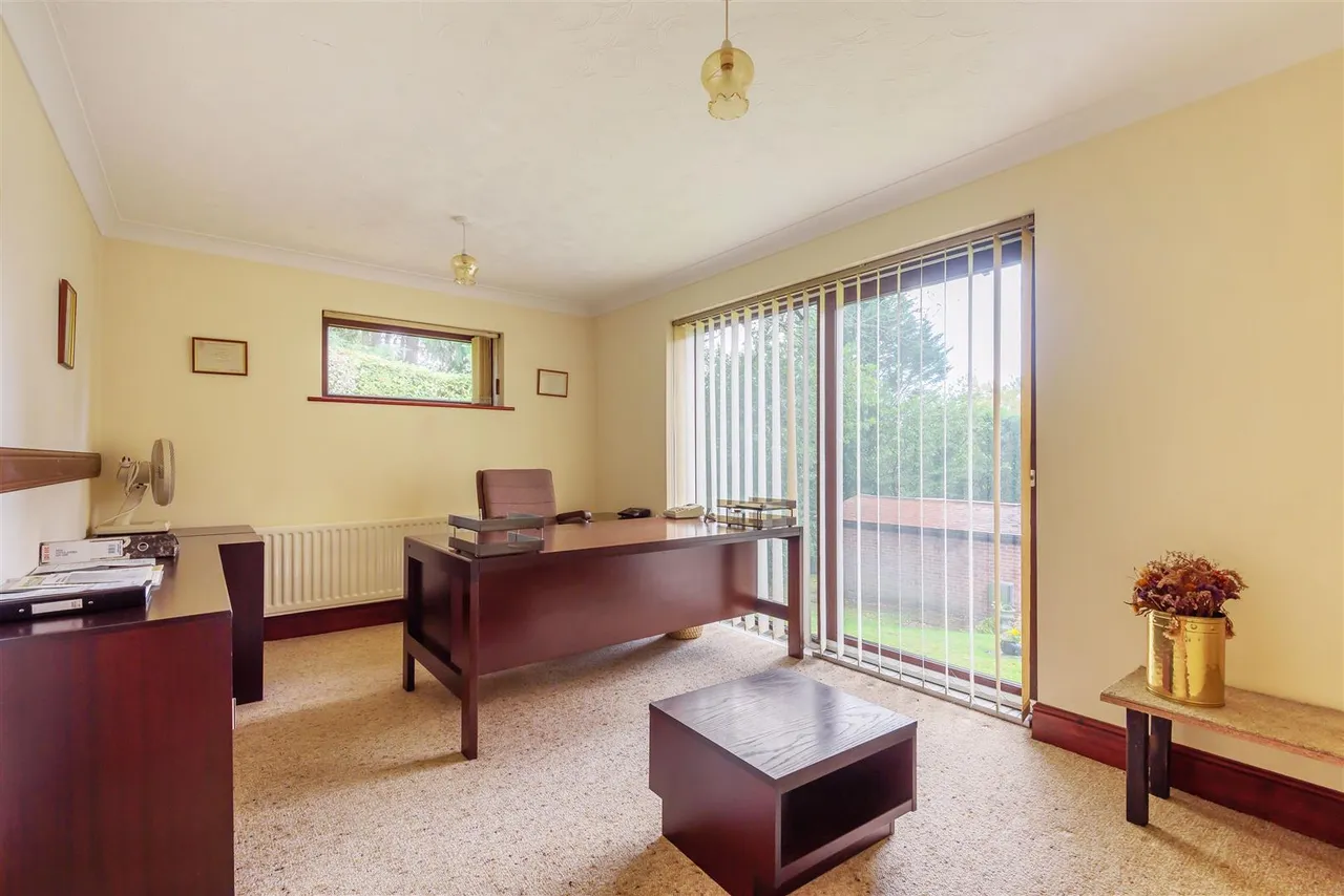 Chapel Road, Sarisbury Green, photo 20