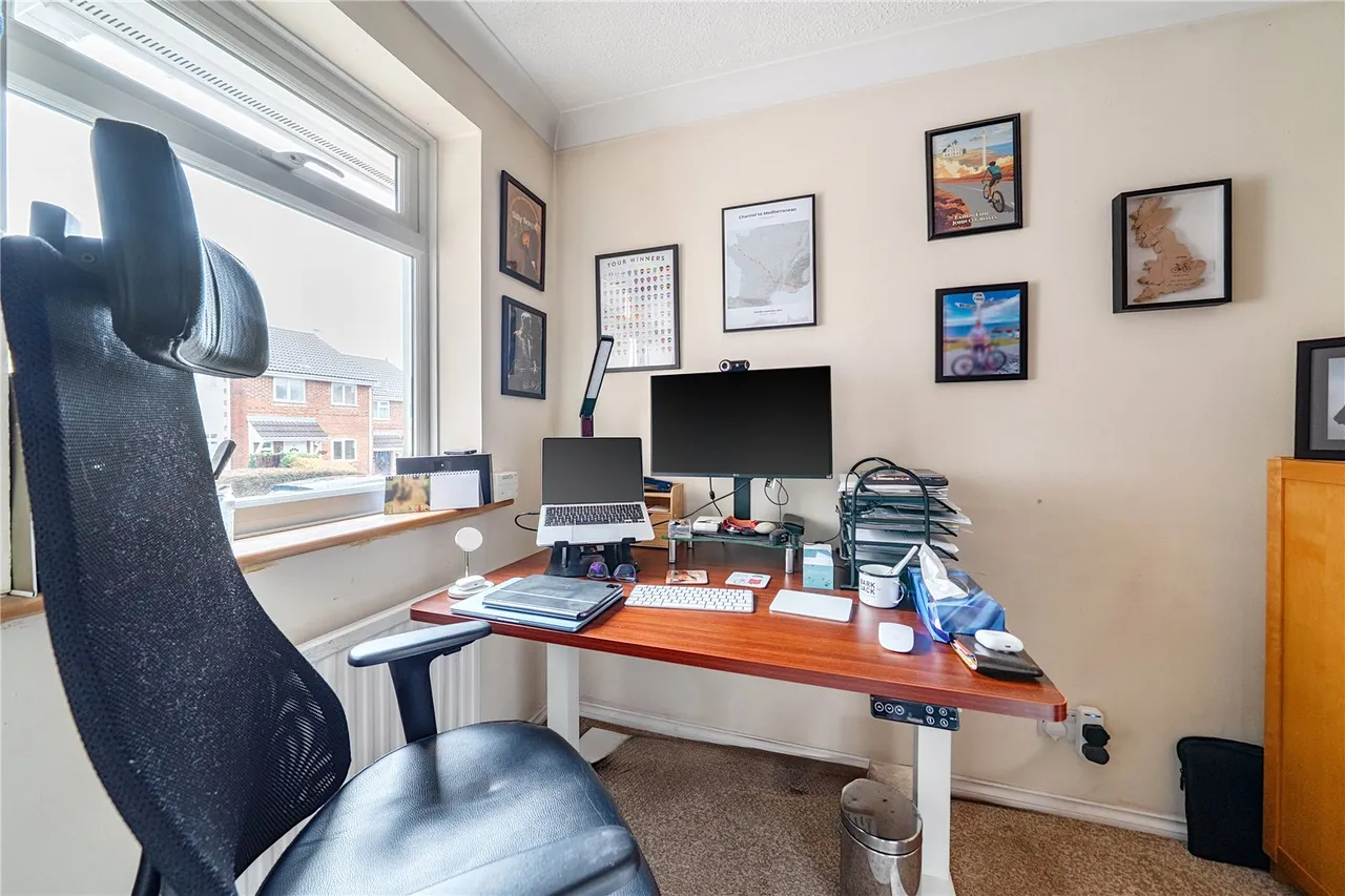 Albert Road, Bagshot, GU19, photo 14