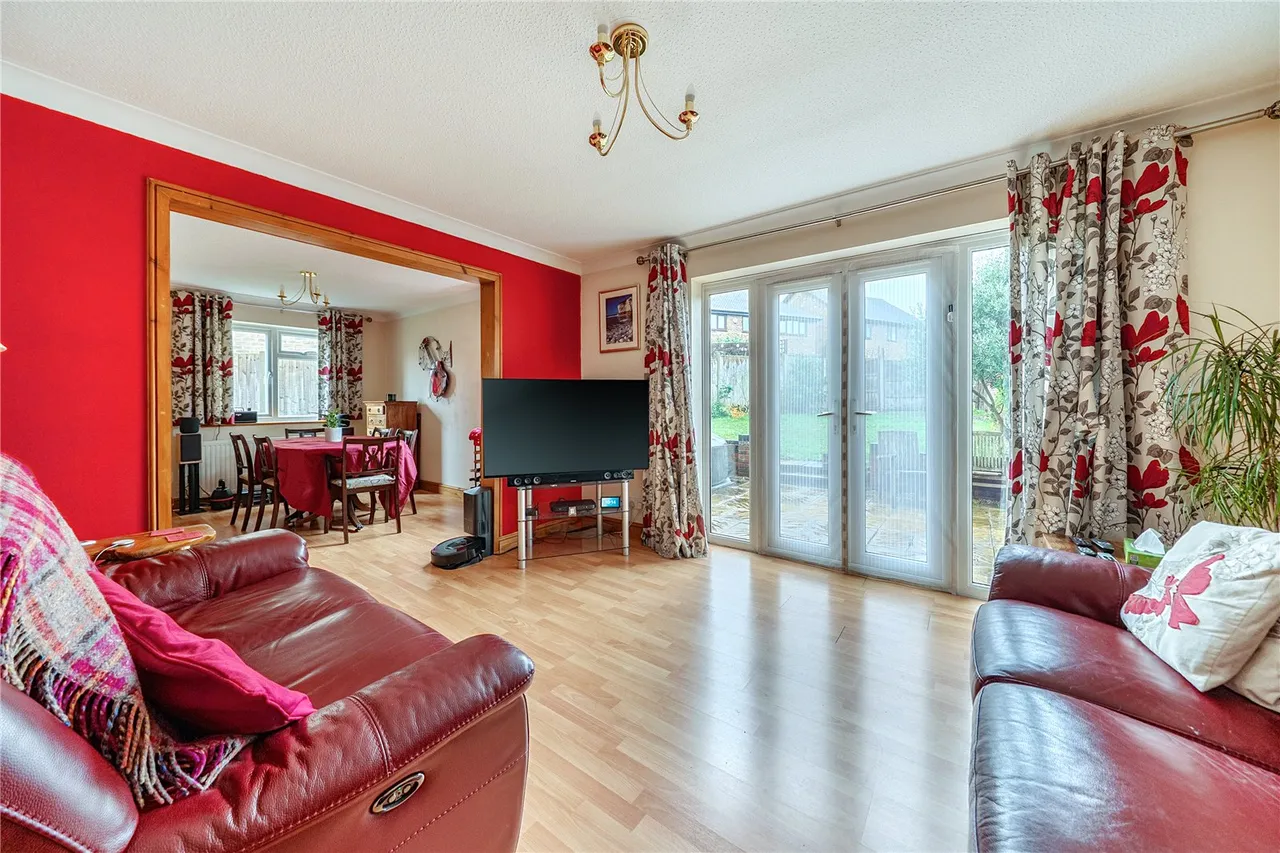 Albert Road, Bagshot, GU19, photo 3