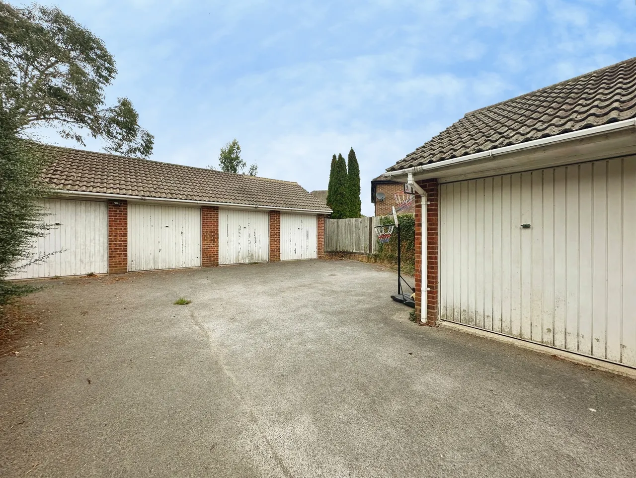 Albert Road, Bagshot, GU19, photo 22