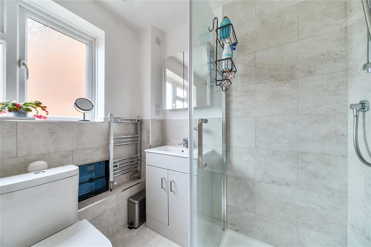 Albert Road, Bagshot, GU19, photo 16