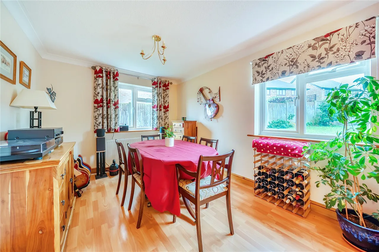 Albert Road, Bagshot, GU19, photo 4