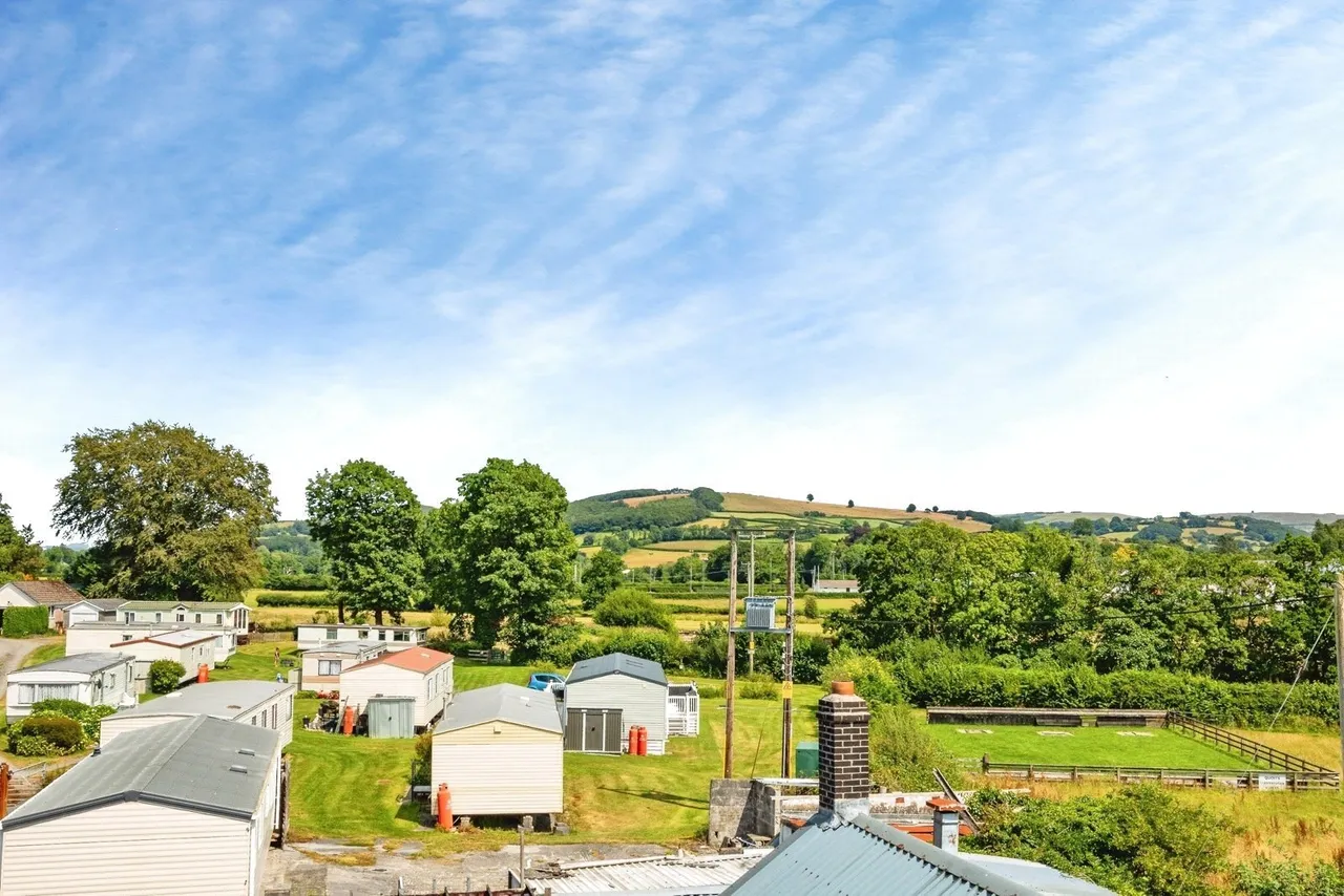 Highmead Arms, Llanybydder, SA40, photo 2